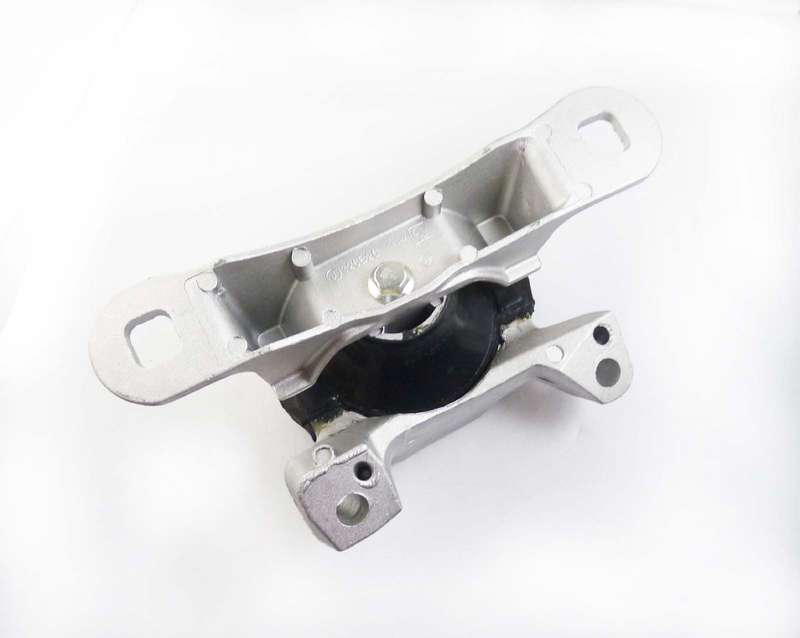 New Right Passenger Side Engine Mount Lower For Volvo S40 V50 31262676 62432676