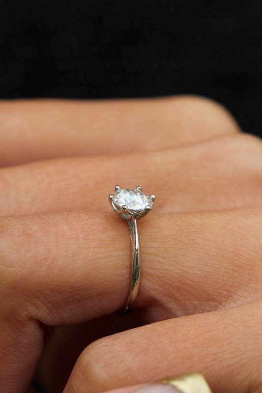 The Round Floral Ring