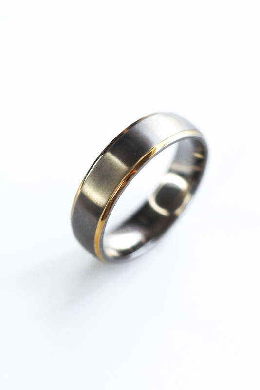 Brushed Bevel Edge Mens Titanium Ring - 7mm