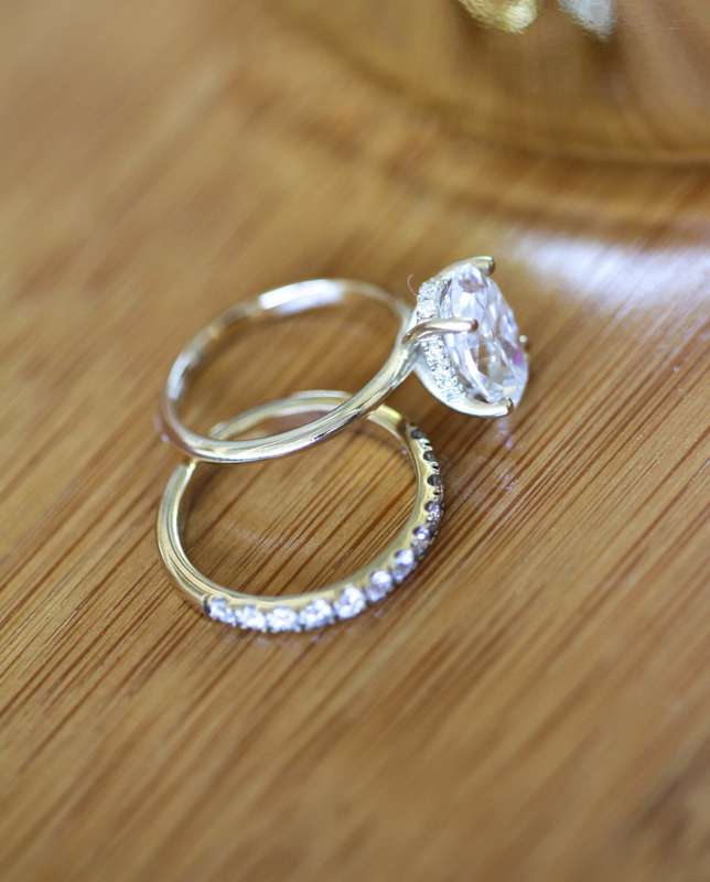 Yellow Gold Oval Wedding Ring Set