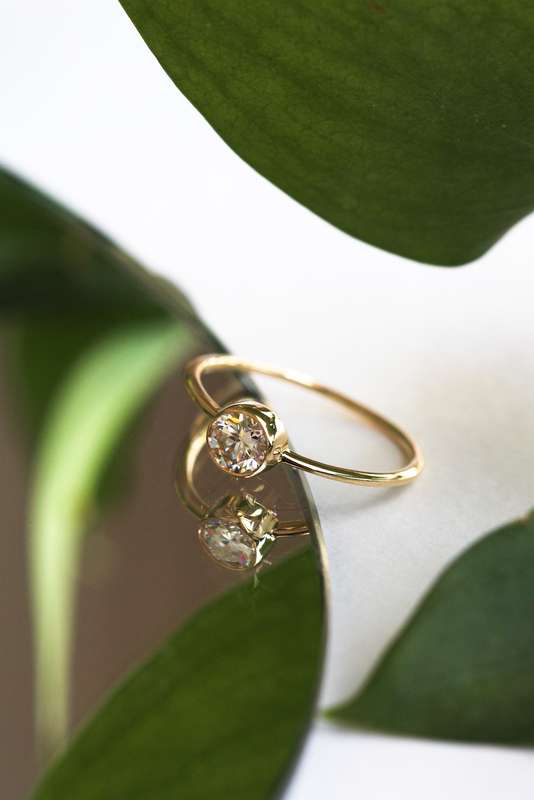 Curved Bezel Moissanite Wedding Ring Set