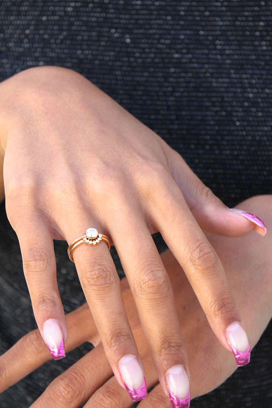Curved Bezel Moissanite Wedding Ring Set
