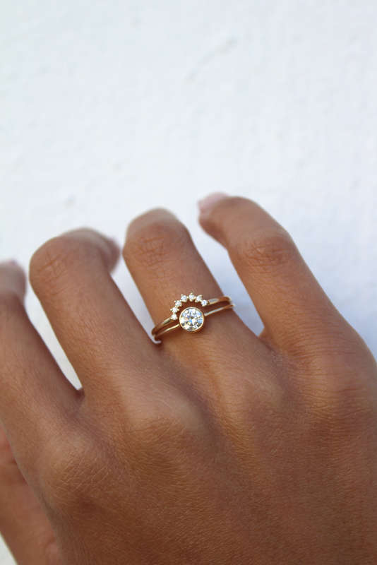 Curved Bezel Moissanite Wedding Ring Set