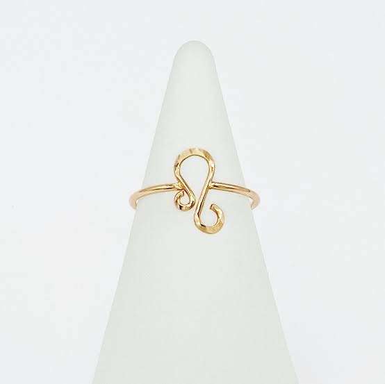 Gold Leo Zodiac Ring