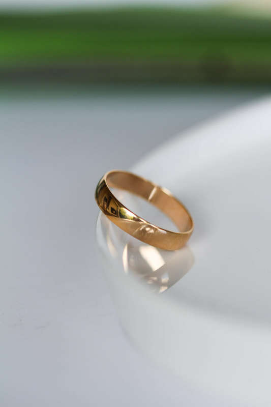 Mens Gold Wedding Band - Comfort Fit 4mm