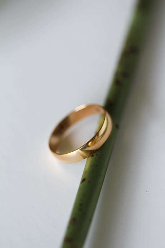 Mens Gold Wedding Band - Comfort Fit 4mm