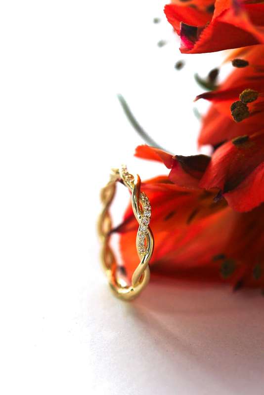 Moissanite Twist Wedding Band