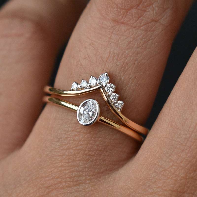 Oval Moissanite Tiara Wedding Ring Set