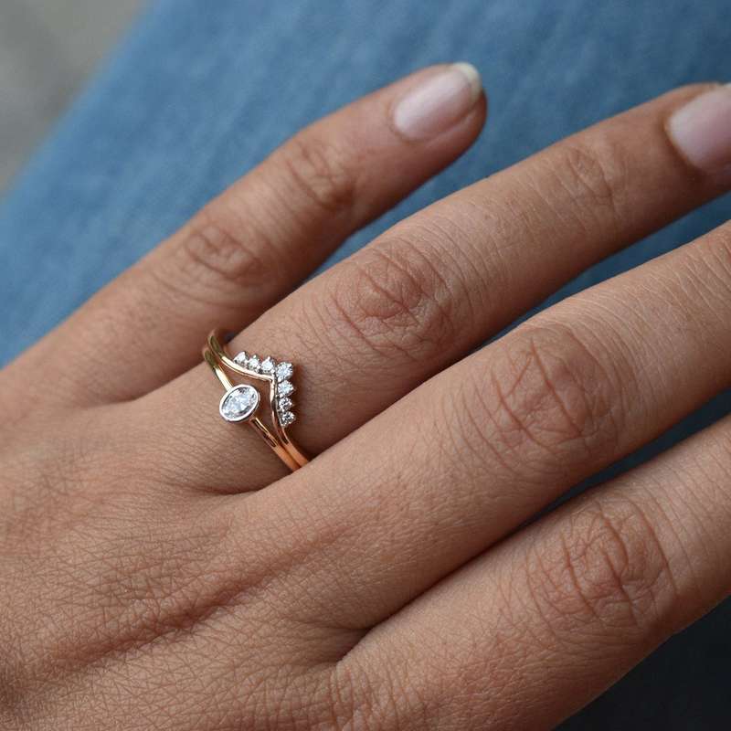 Oval Moissanite Tiara Wedding Ring Set