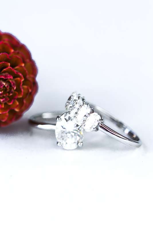 Oval Moissanite Wedding Ring Sets