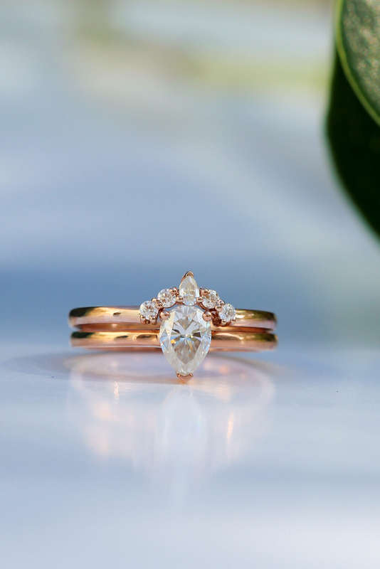 Pear Moissanite Wedding Ring Set