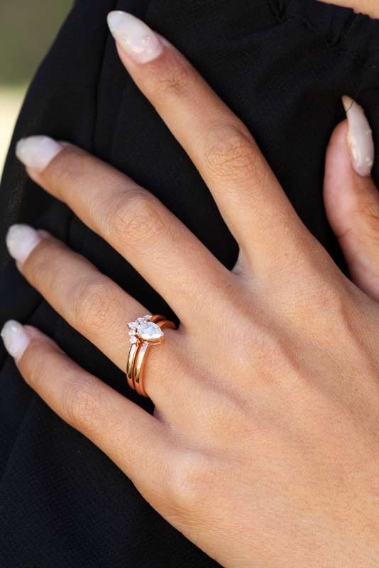 Pear Moissanite Wedding Ring Set