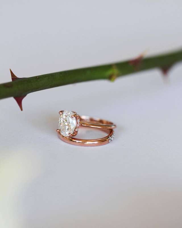 Rose Gold Oval Wedding Ring Set