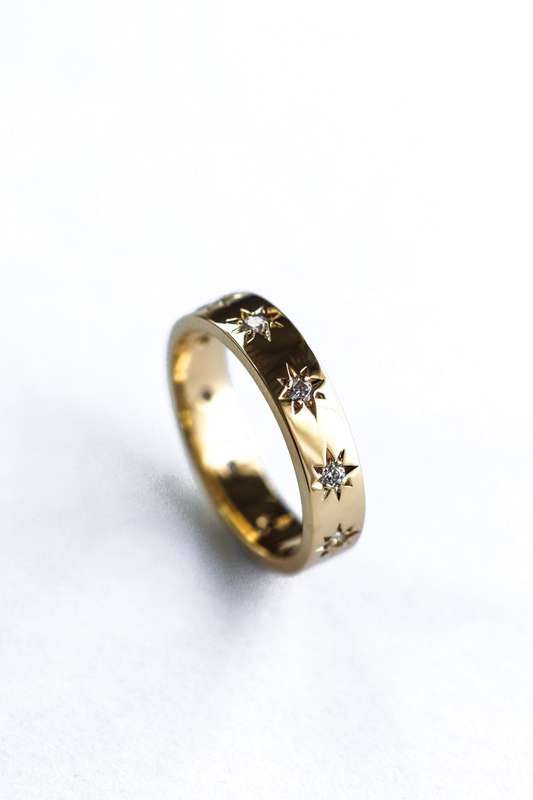 Starstruck Moissanite Band