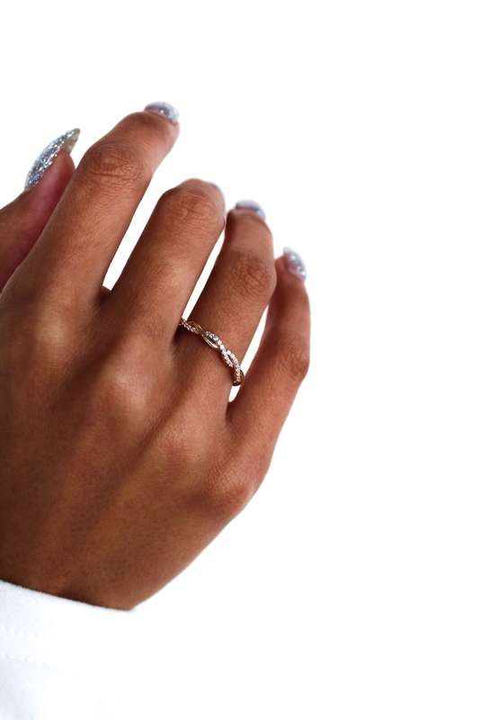 Moissanite Twist Wedding Band