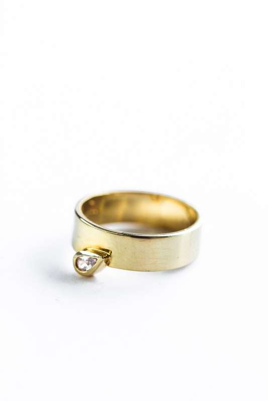 Gold Broad Bar Pear Ring