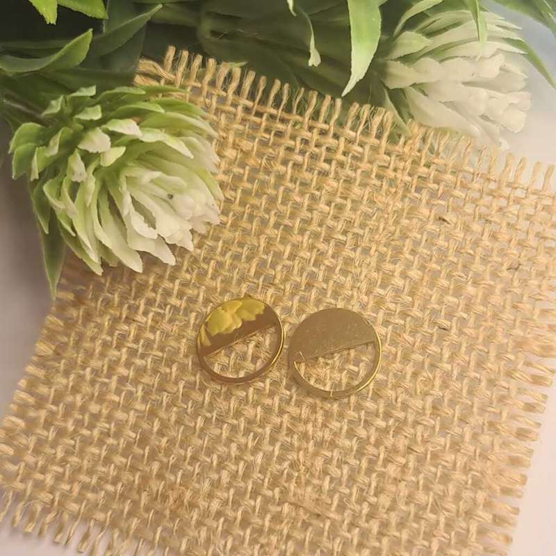 ROUND DISC STUD EARRINGS, GOLD