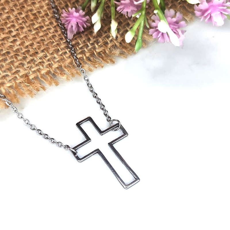 CROSS CUTOUT NECKLACE