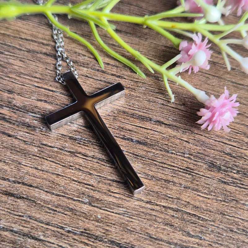 CROSS NECKLACE