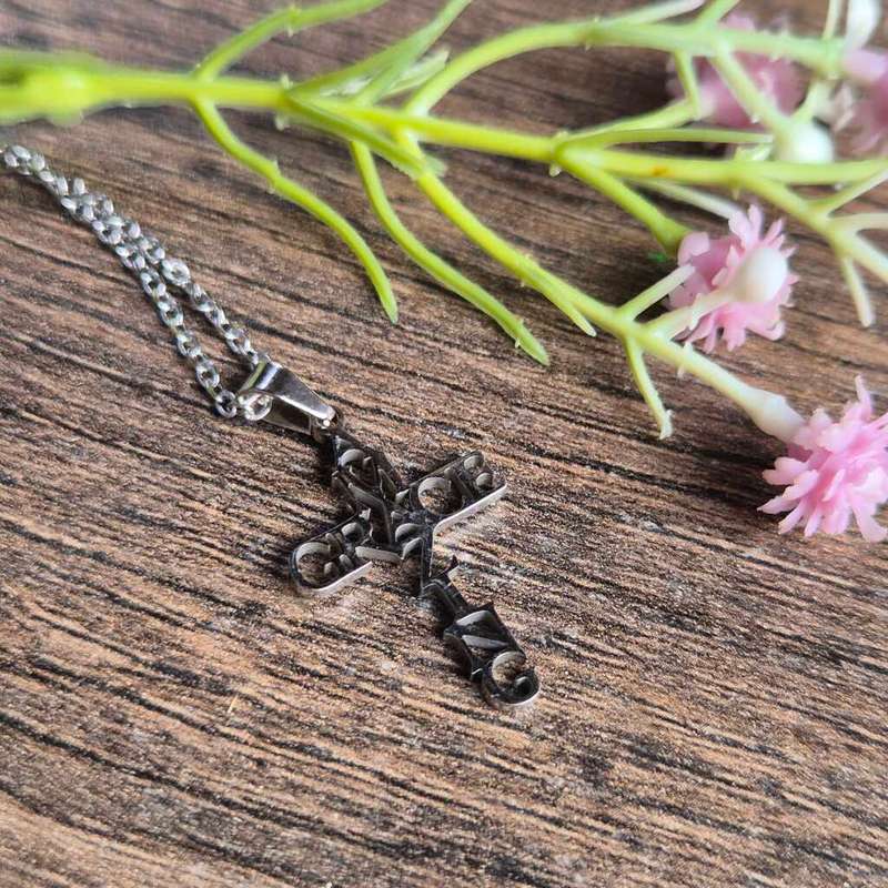 AMAZING GRACE CROSS NECKLACE