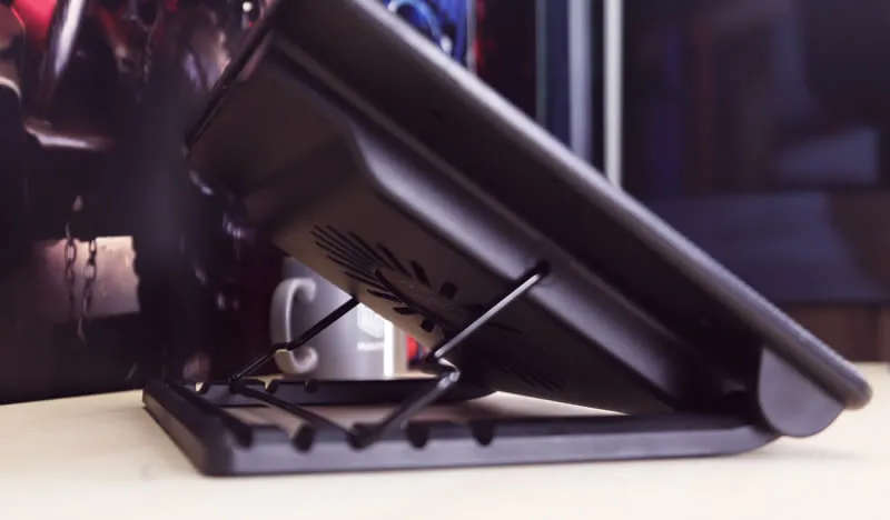 Cooler Master ErgoStand IV - 17'' with Silent 140mm Fan