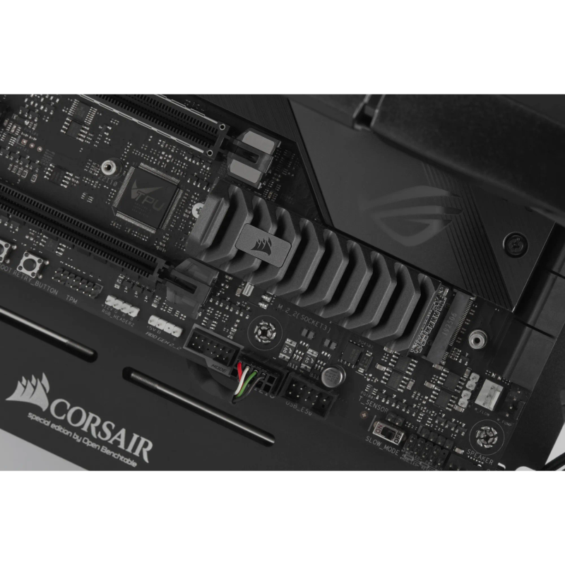 Corsair MP600 PRO XT 4TB M.2 NVMe SSD - Read Up To 7100MB/s