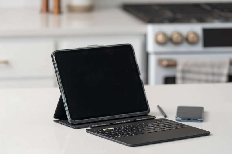 ZAGG-KB-Pro Keys 2-Apple-iPad Pro 11 (M4)-Black-UK