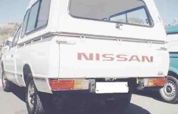 Nissan 720 EARLY/LATE 80-88 Tail Lights RH