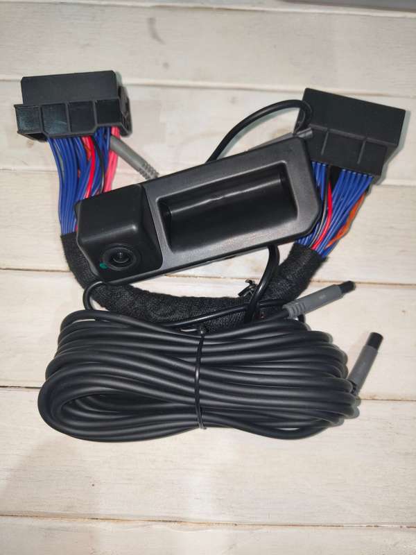 VW Tiguan - Plug and Play Reverse Camera
