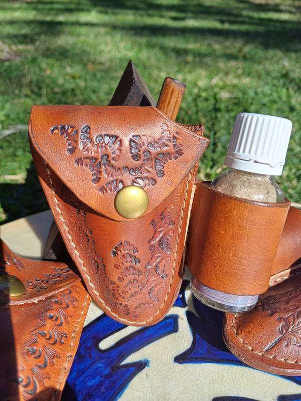 Kuripe with pouch