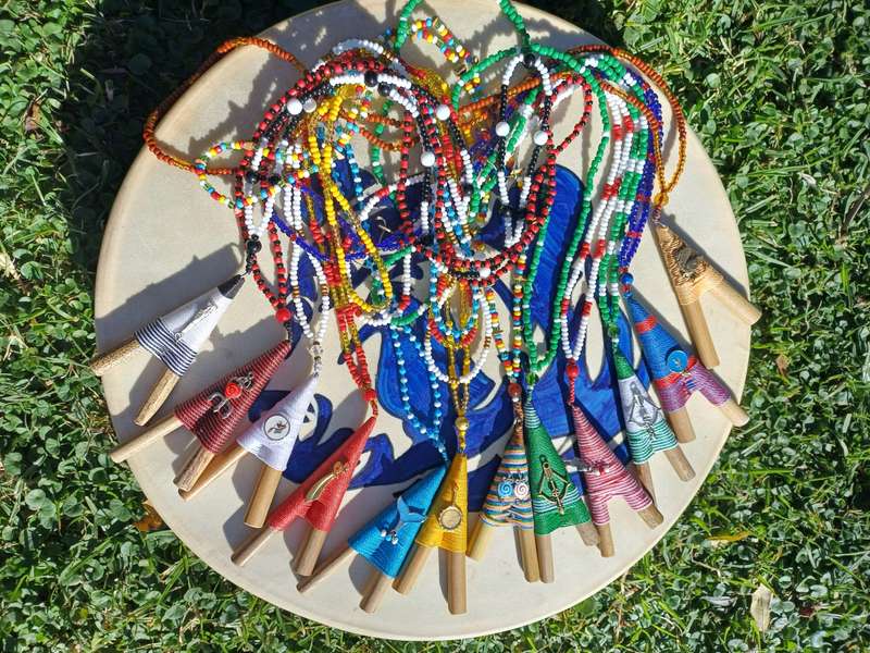 Rapé Kuripes made from Bamboo with a beaded necklace