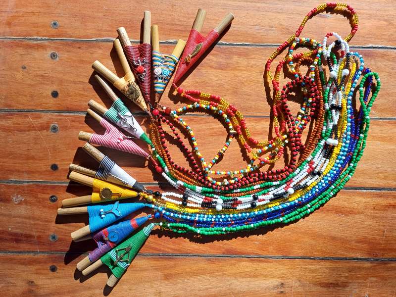 Rapé Kuripes made from Bamboo with a beaded necklace