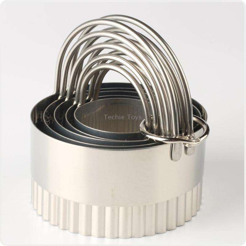 5 in 1 Stainless Steel Circular Wave Pattern Biscuit Cutter Set With Handle Fondant Tool Diameter: 8