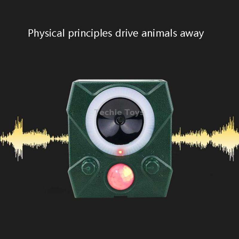 Electronic Rodent Repeller Ultrasonic Outdoor Animal Repeller(Green)
