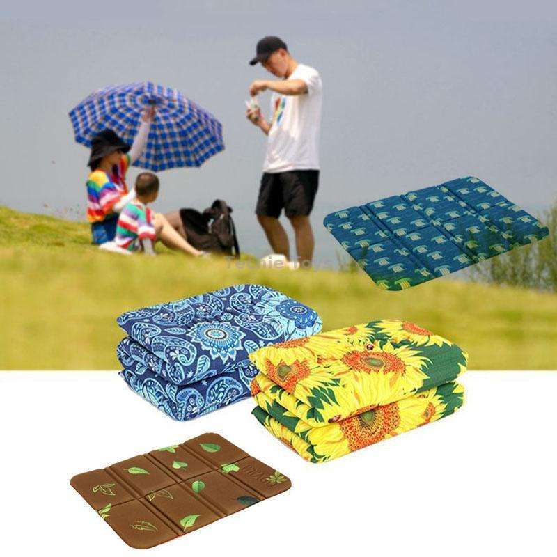 Portable Dirty Park Folding Picnic Mat Moisture-proof and Cool Cushion(Elegant Rhyme Flower)