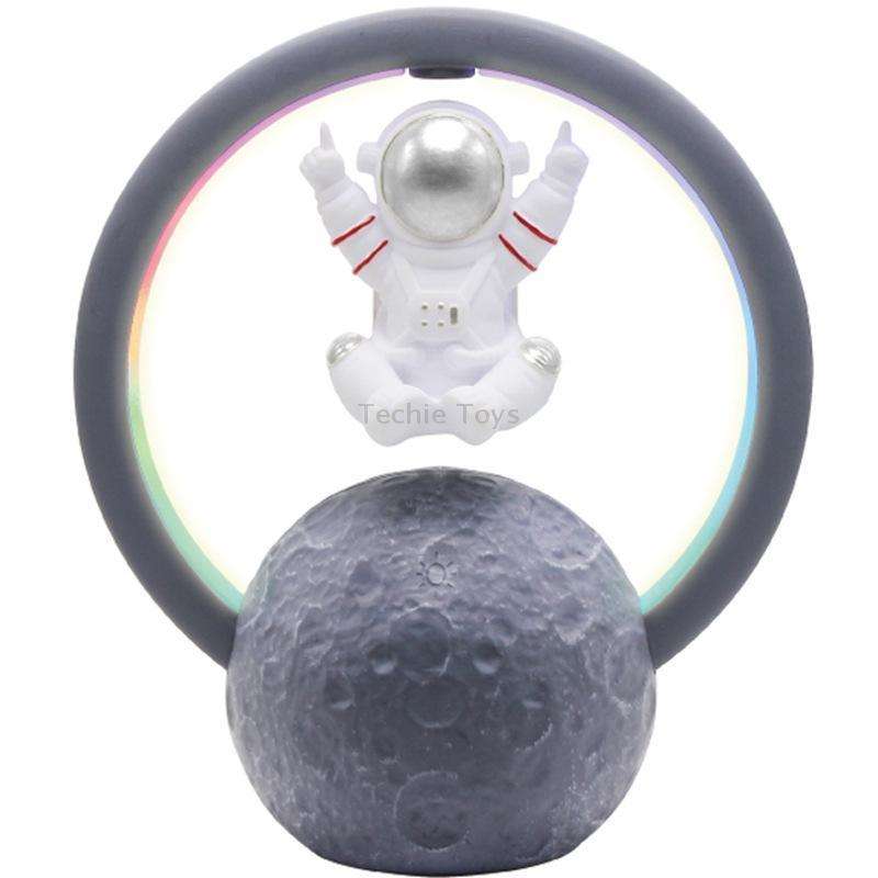 Y-598 Suspended Astronaut Bluetooth Speaker RGB Light Subwoofer Ornament,Spec: 598A Silver