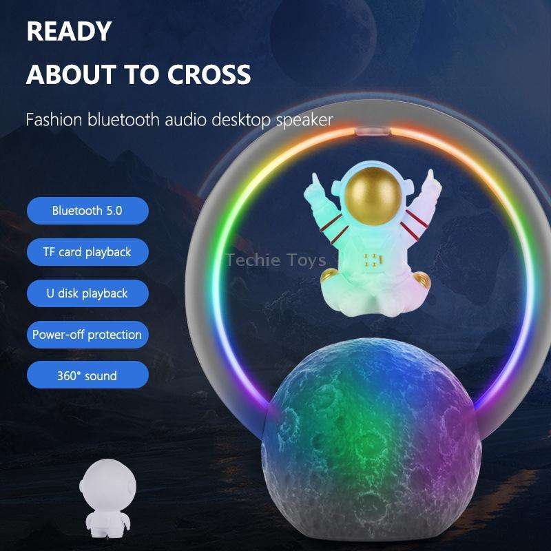 Y-598 Suspended Astronaut Bluetooth Speaker RGB Light Subwoofer Ornament,Spec: 598A Silver
