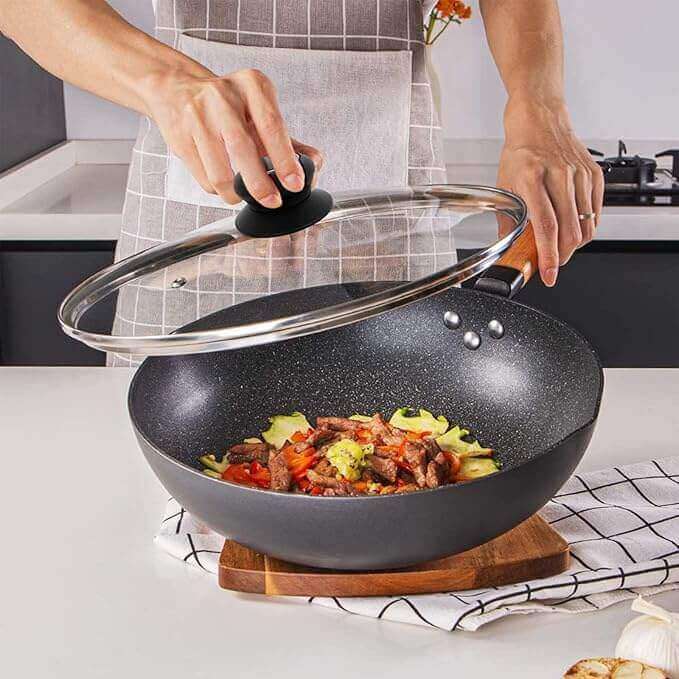 32cm Non-Stick Wok Pan with Tempered Glass Lid
