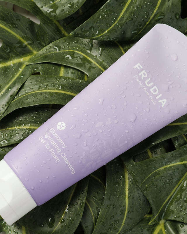 Frudia Blueberry Hydrating Cleansing Gel To Foam