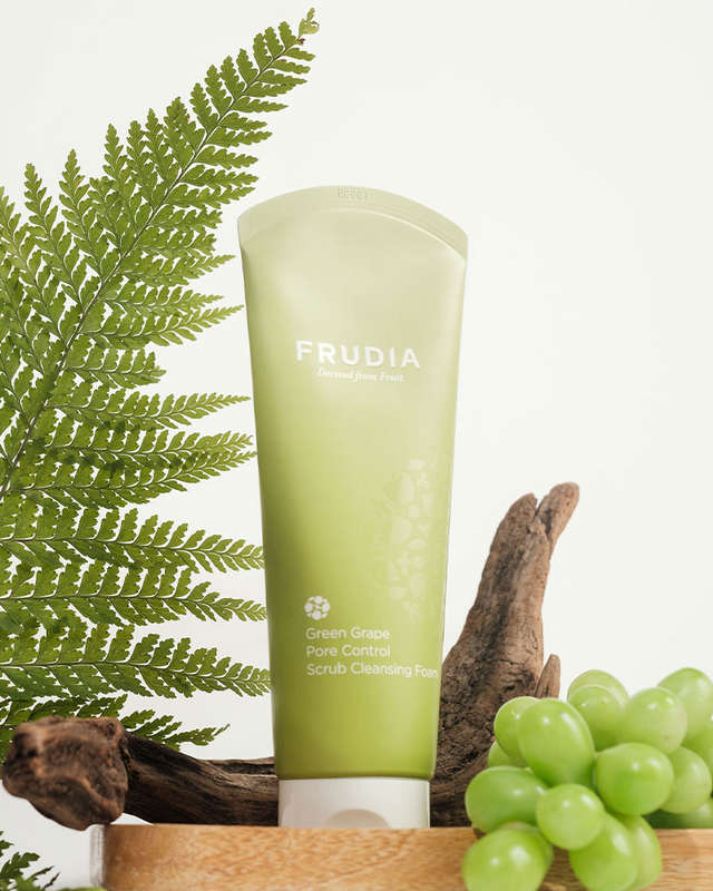 Frudia Green Grape Pore Control Scrub Cleansing Foam