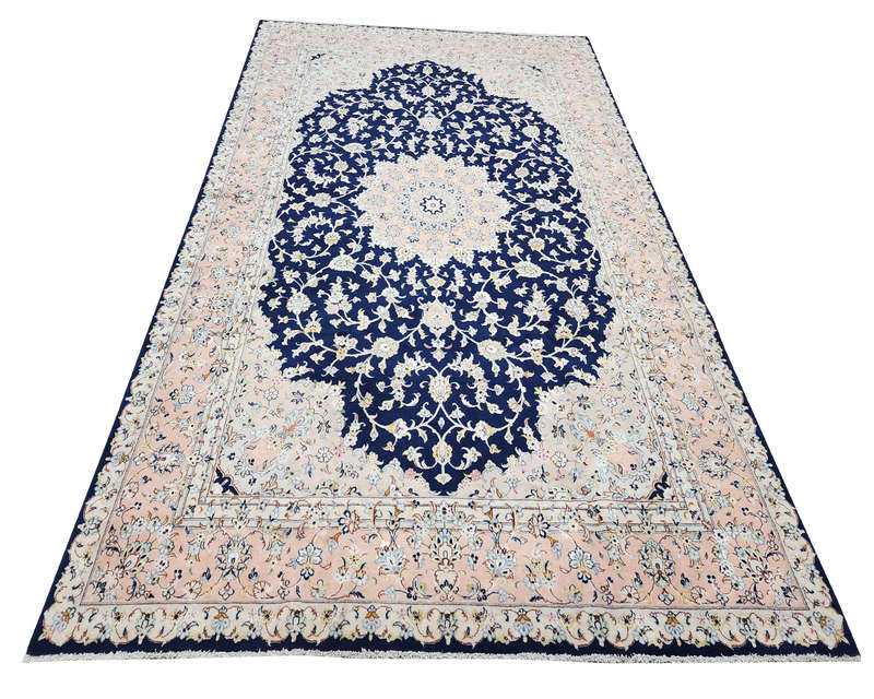 Top quality Isfahan Persian Carpet 350 x 246 cm