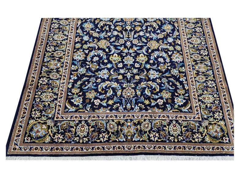 Premium quality Iranian Kashan Carpet 235 X 138 cm
