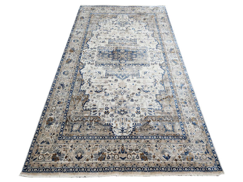 Stunning Machine Made 290 x 200 cm
