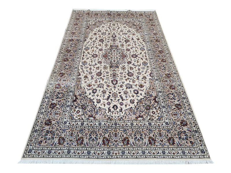 Beautiful Handmade Kashan Carpet 306 x 200CM