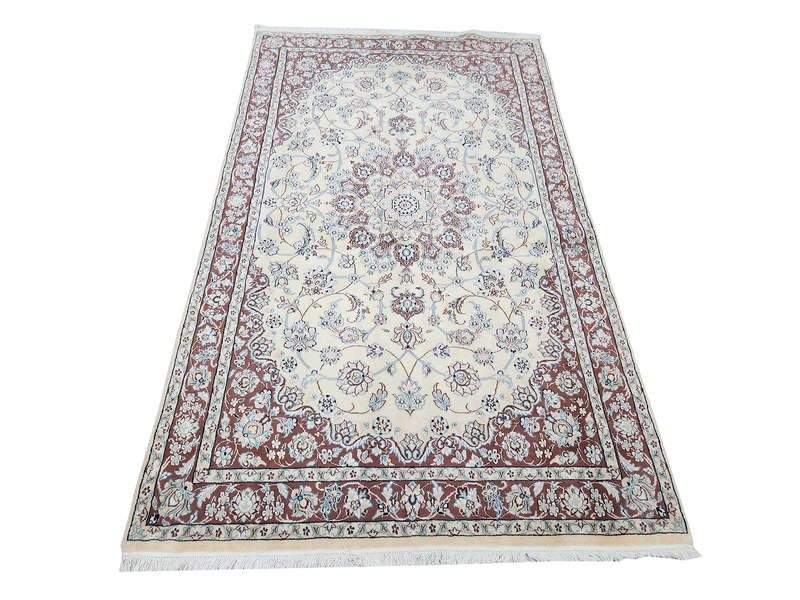 Stunning Nain Persian Carpet 207 x 124 CM