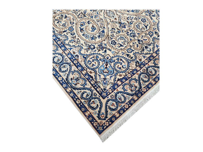 Stunning Nain Persian Carpet 198 x 123 CM