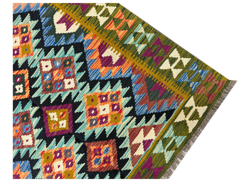 Beautiful Bedside Handmade kilim 192 x 119 CM