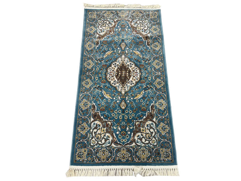 Stunning Persian Design Machine Made Carpet 150 X 80 CM