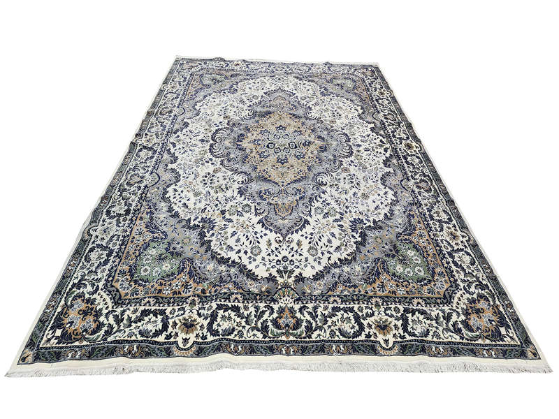 Beautiful Persian Machine Made Carpet 400 x 300 CM