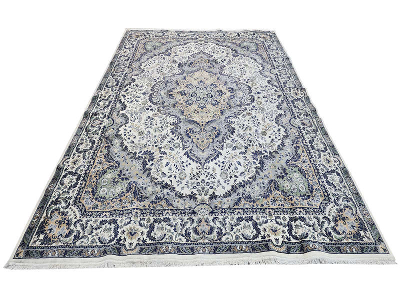 Beautiful Persian Machine Made Carpet 400 x 300 CM
